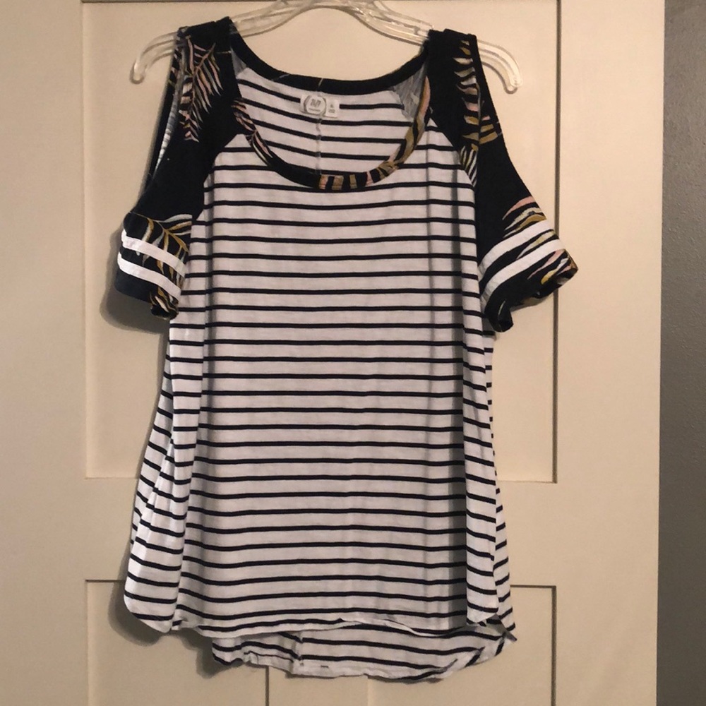 Women’s Maurices top